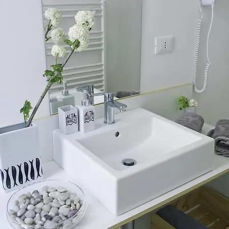 ゲストハウス アフィッタカーメレ アルタマレア ラ・スペツィア